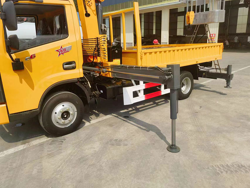 23米高空作業(yè)車(chē)